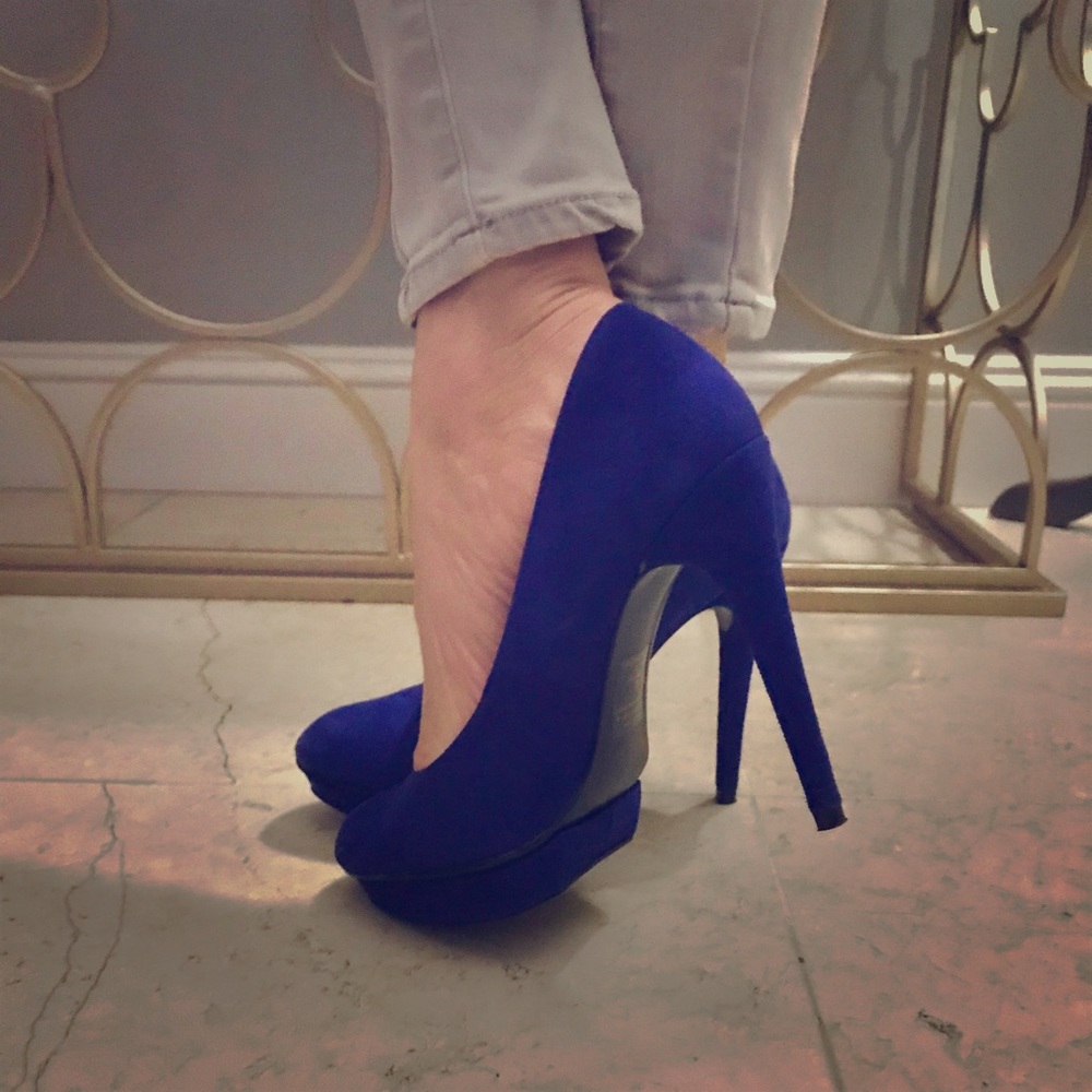 Suede pumps